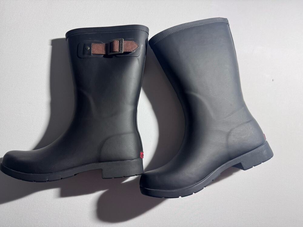 Chooka womens Waterproof Black Rubber Mid-Calf Rain Boots Pull-On Buckle